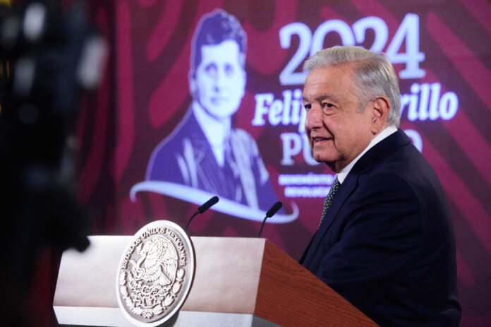 El presidente López Obrador aseguró que el próximo 5 de febrero será enviada una modificación a la Constitución, con el objetivo de volver a los términos previos a la reforma energética