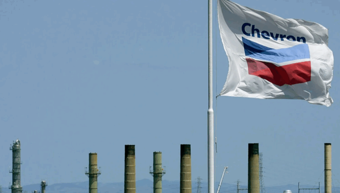 Chevron llama a empleados a regresar a Venezuela