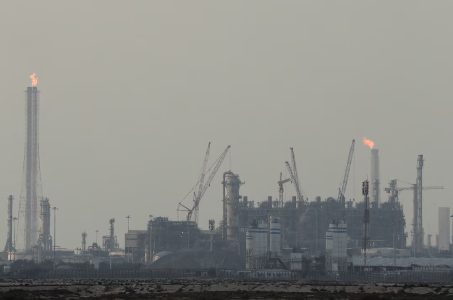 Ataques en Medio Oriente paralizan producción de petróleo y gas ...