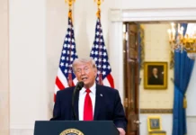 Tensión en Medio Oriente impulsa ajustes en el mercado energético global El conflicto entre Estados Unidos e Irán comienza a reflejarse en el mercado petrolero internacional, con ajustes en precios, flujos de suministro y presión para soluciones diplomáticas