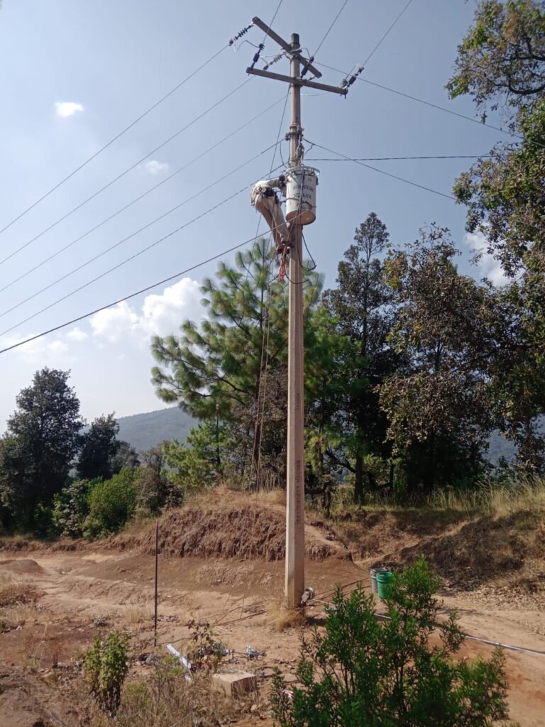 CFE concluye 765 obras y eleva cobertura eléctrica de Michoacán a 99.99%
